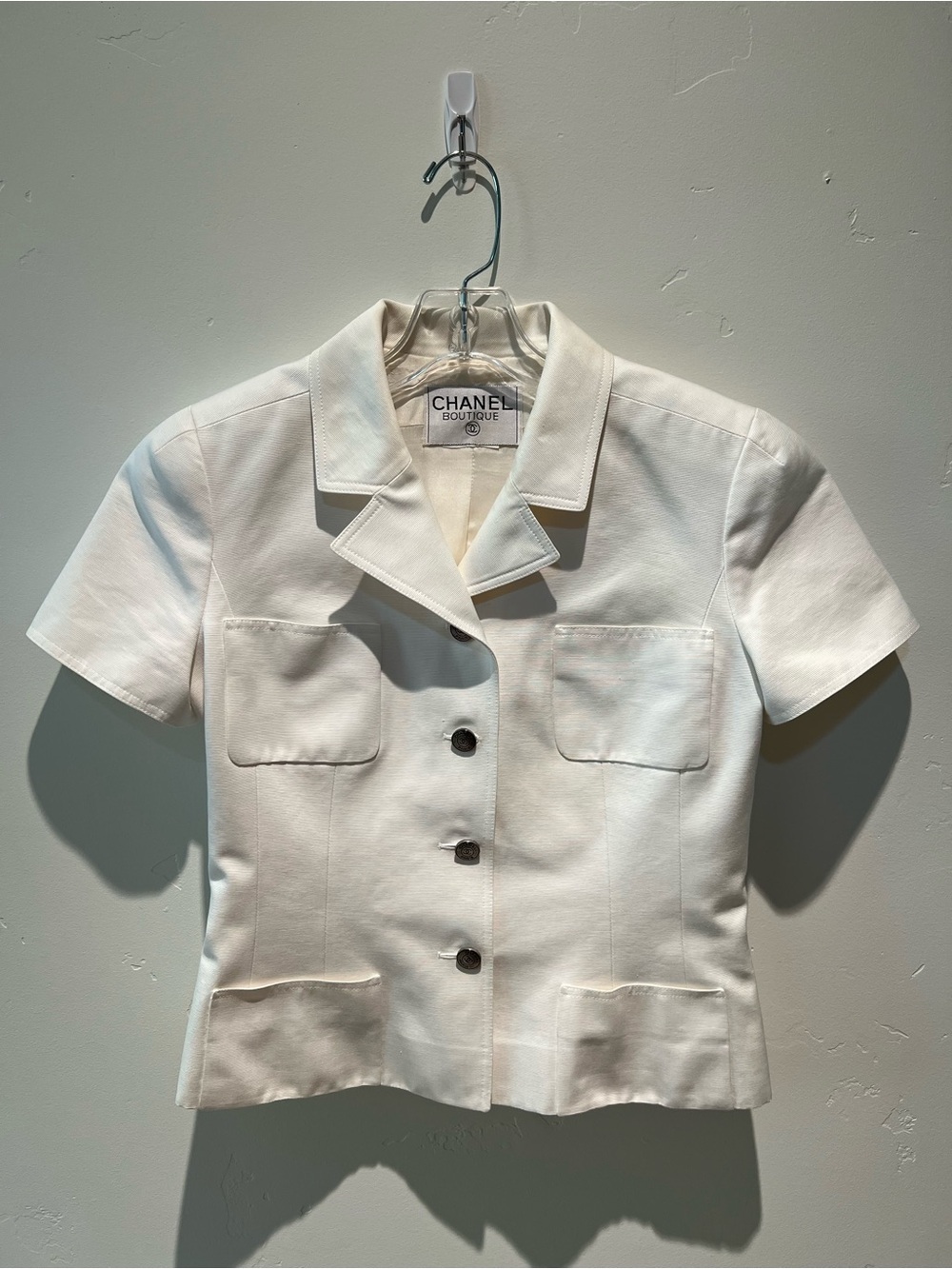 CHANEL Boutique White Short Sleeve Jacket Blazer